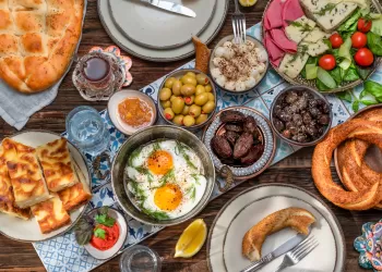 Büyükada Kahvaltı Yerleri – Fiyatlar ve Mutlaka Tatmanız Gereken Lezzetler