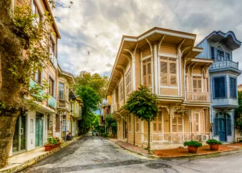 Büyükada mı Heybeliada mı Daha Güzel?